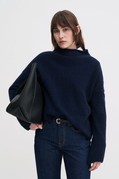 Hovedbilde MIKA YAK FUNNELNECK SWEATER Navy