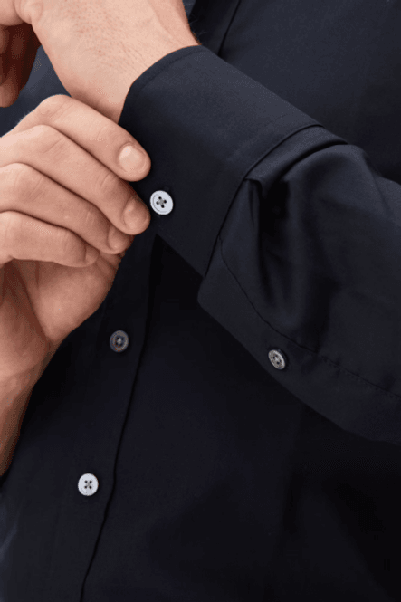 Hovedbilde SLIM FIT CUT AWAY STRYKEFRI SKJORTE Navy