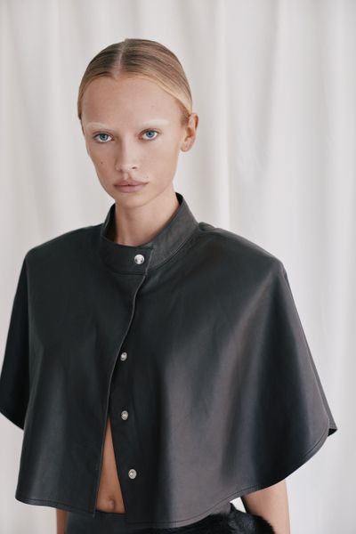 Hovedbilde ZOE CAPE Black