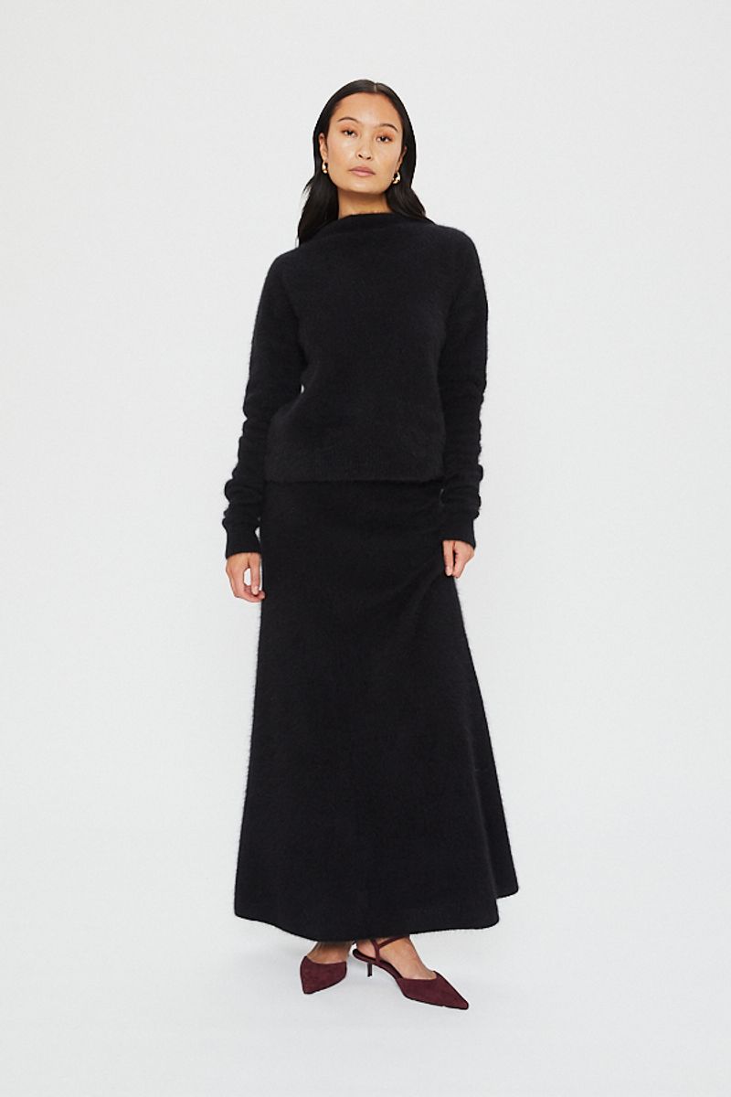 UTTA GENSER Black