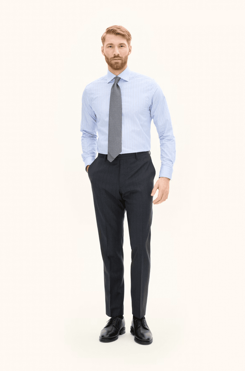 SLIM FIT CUT AWAY STRIPETE SKJORTE